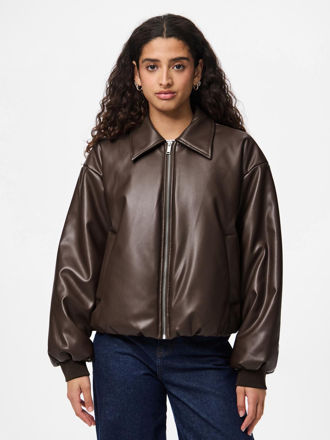 model_shot-front